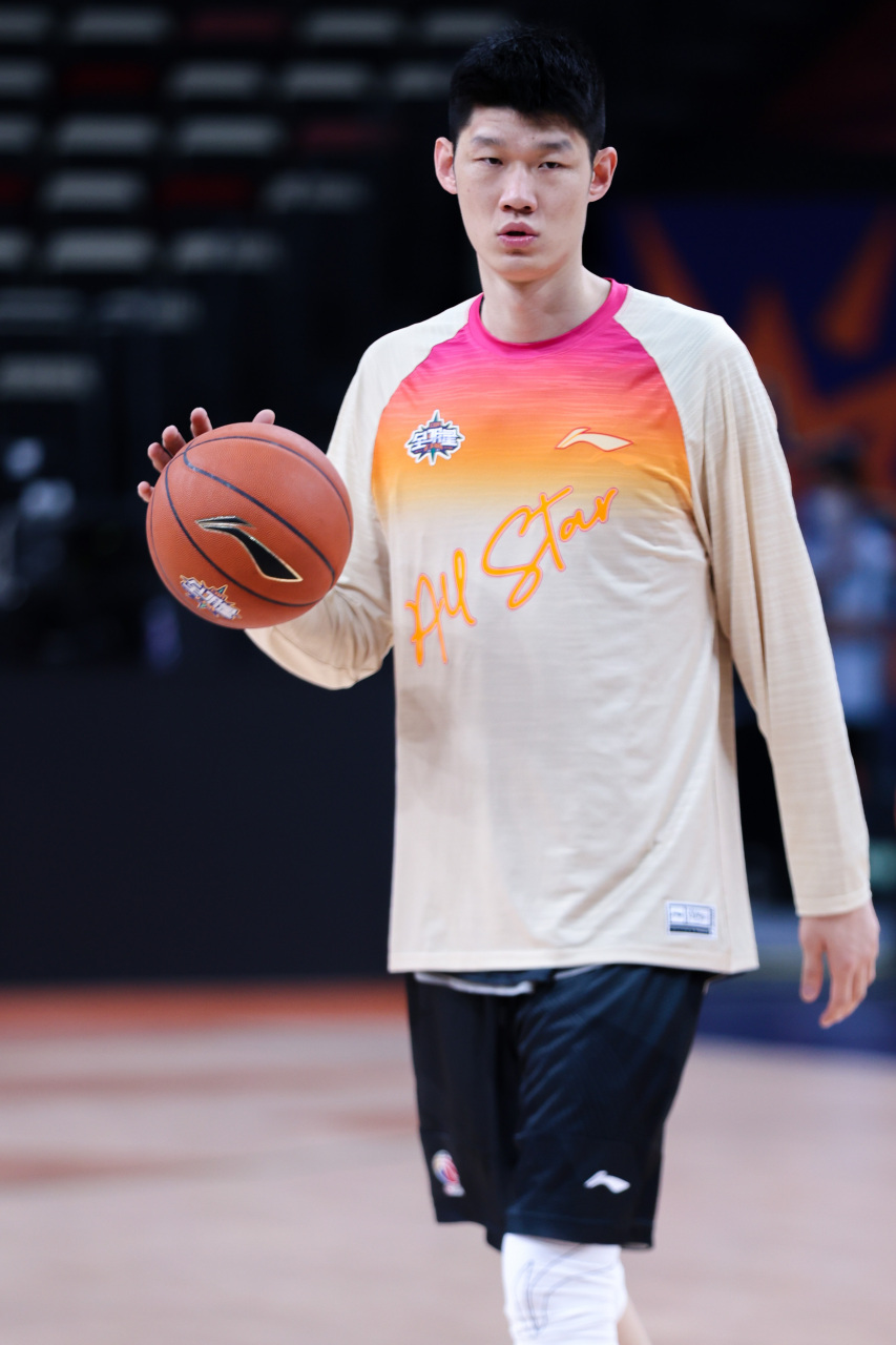 爱游戏关于今夜亚冠传出新动向阿贾克斯再遭质疑，媒体一致点评：多伦多猛龙门线救险备战CBA季后赛的信息